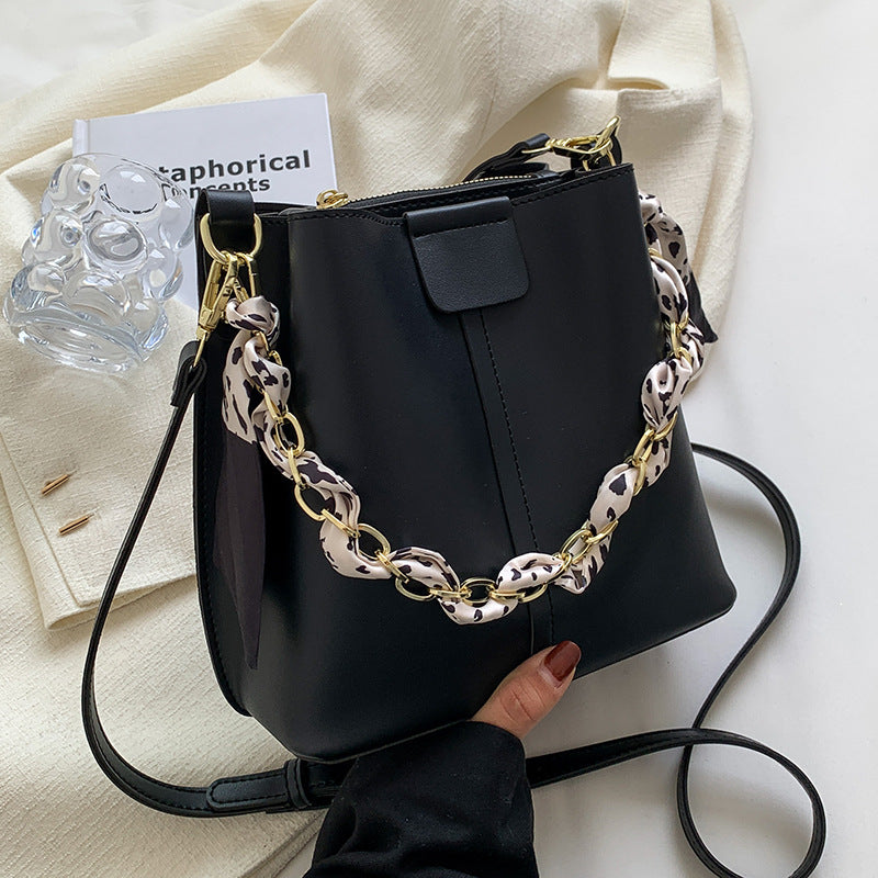 Shoulder bags  | Simple Handbags Women's Shouder Bucket Bags Chain Fashion Textured Messenger Bag | All Match Black |  | thecurvestory.myshopify.com