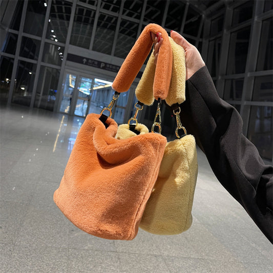 Solid color Plush handbag  Hand Bags Thecurvestory