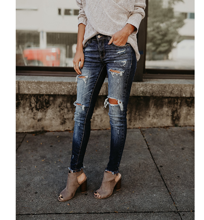 Jeans  | Women's jeans, pierced feet, mid-rise jeans | [option1] |  [option2]| thecurvestory.myshopify.com
