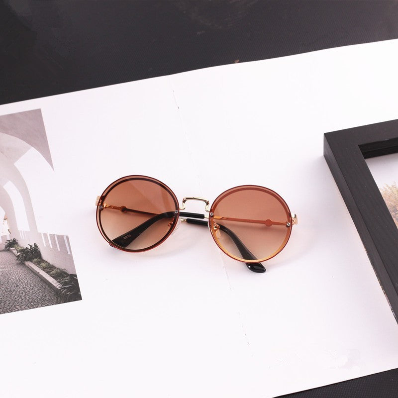 Round metal frame colored Sunglasses  sunglasses Thecurvestory