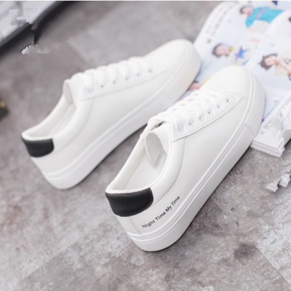 Women's flat Lace up white sneakers  sneakers Thecurvestory